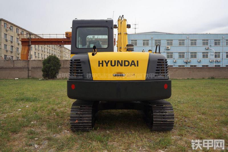 现代R80-7挖掘机整机外观