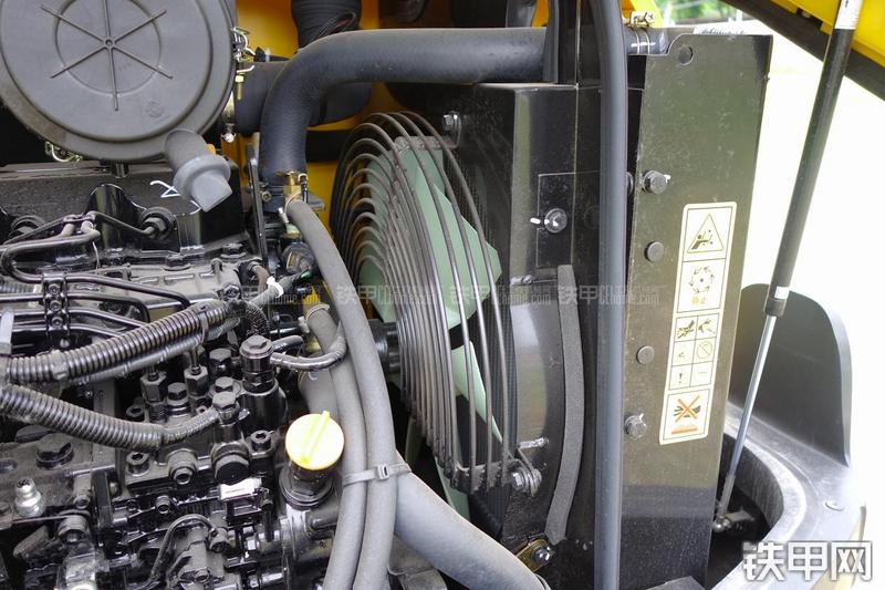 现代R55-7挖掘机局部