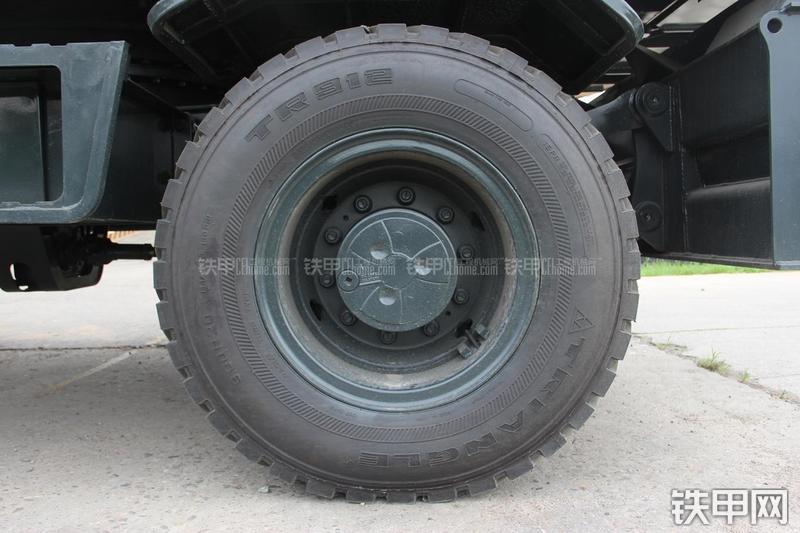 现代R150W-9挖掘机局部