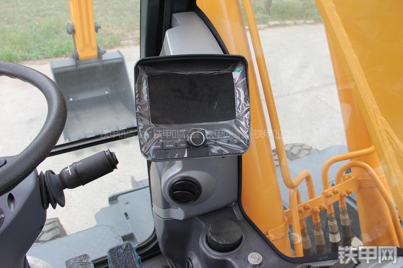 现代R150W-9挖掘机局部