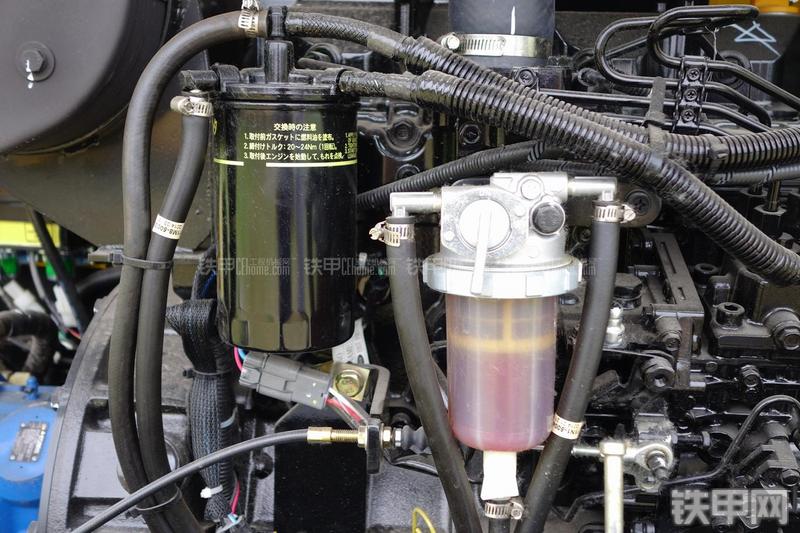 现代R55-7挖掘机局部