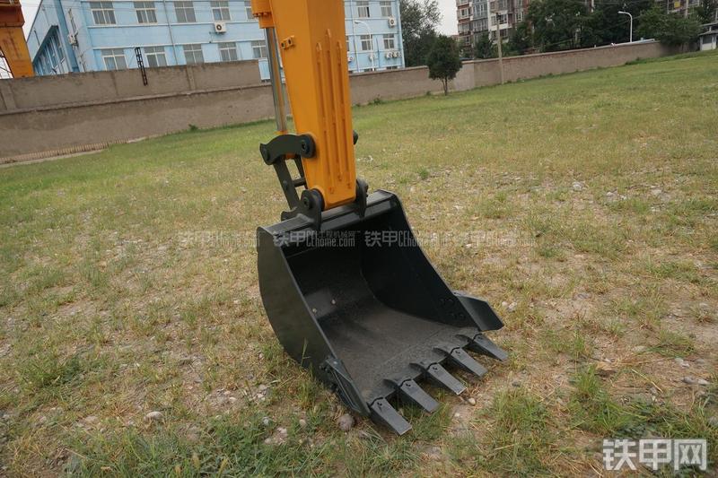 现代R80-9挖掘机局部