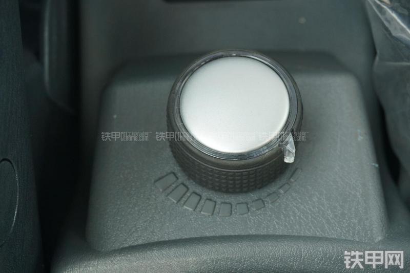 现代R80-9挖掘机局部