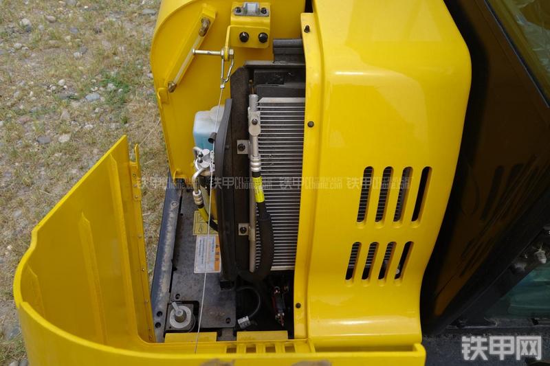 现代R55-7挖掘机局部