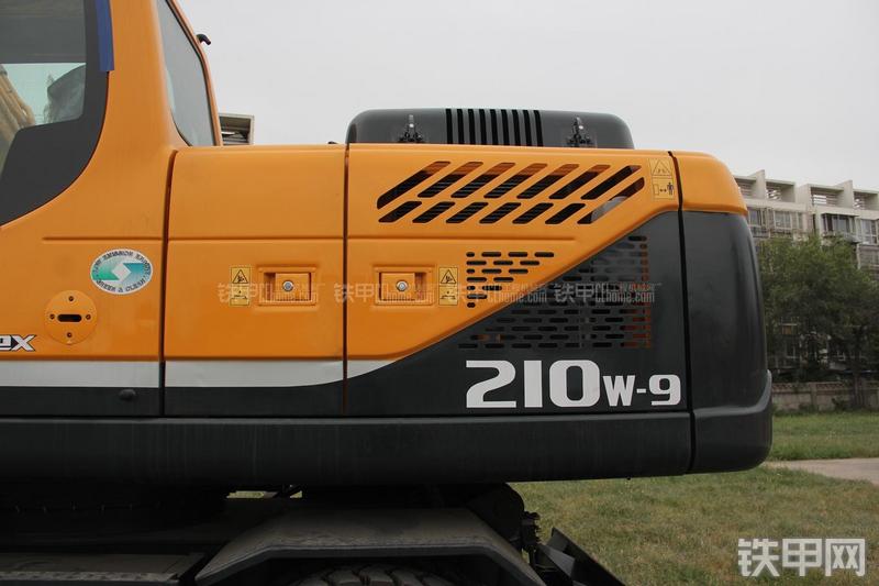 现代R210W-9挖掘机局部