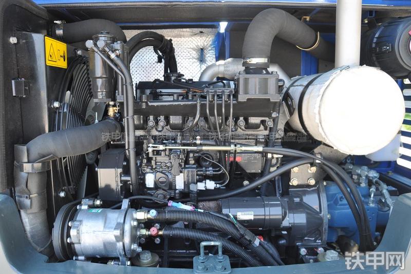 恒天九五JV70-7挖掘机局部