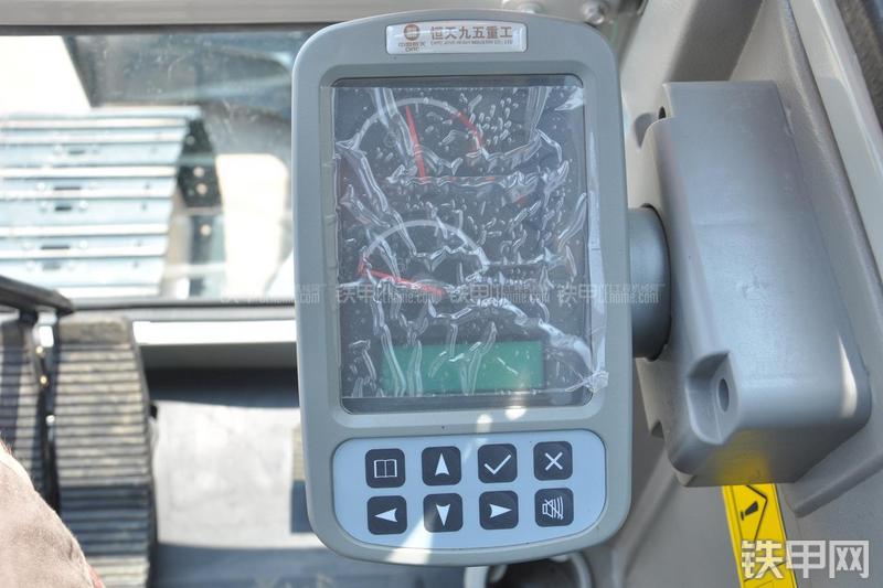 恒天九五JV70-7挖掘机局部