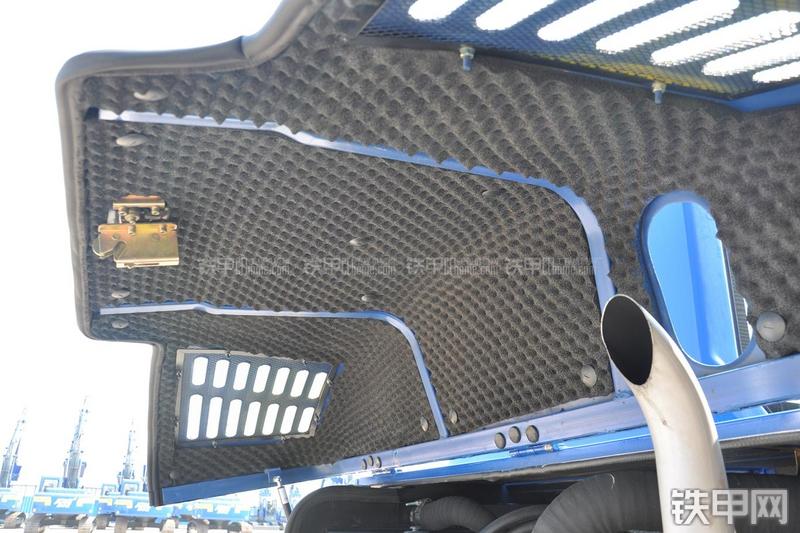 恒天九五JV70-7挖掘机局部