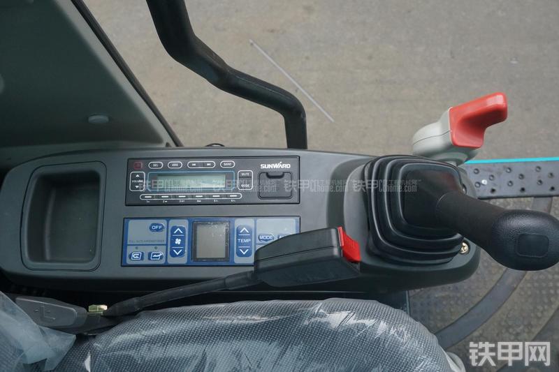 山河智能SWE150E挖掘机局部