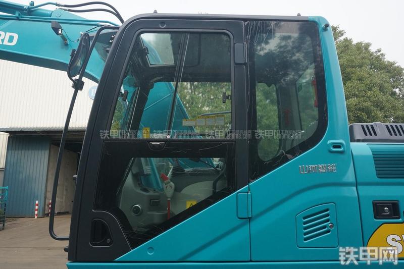 山河智能SWE150E挖掘机局部