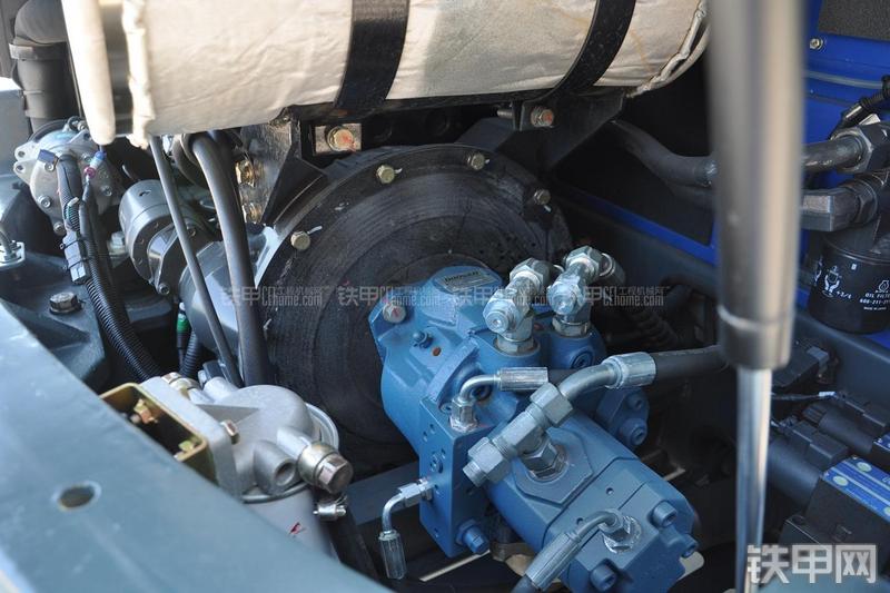 恒天九五JV70-7挖掘机局部