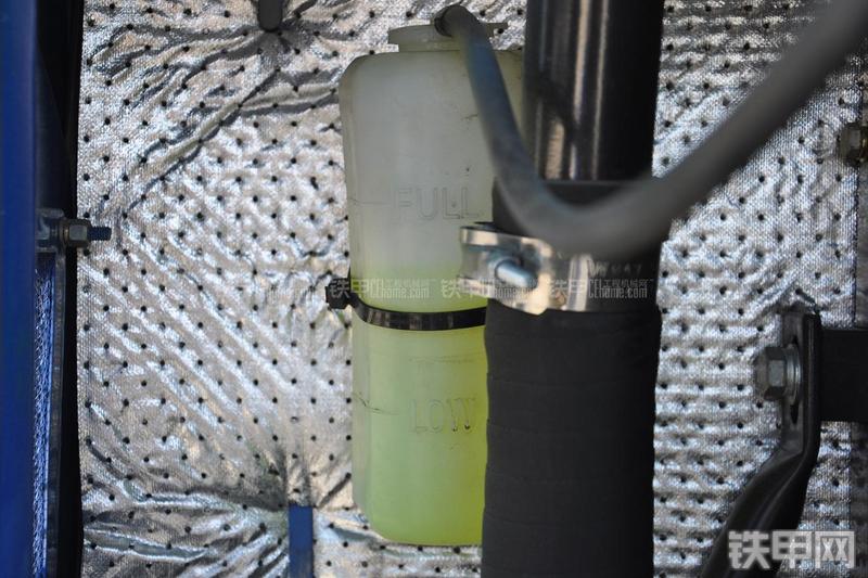 恒天九五JV70-7挖掘机局部