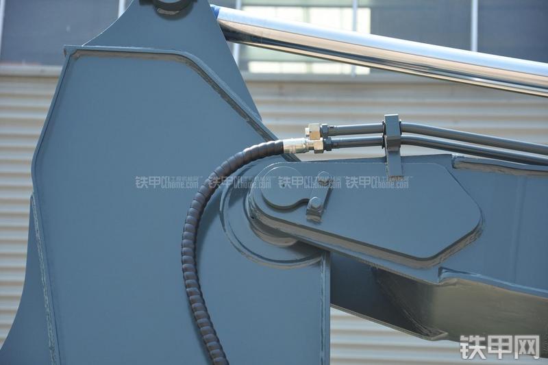 恒天九五JV150五十铃挖掘机局部