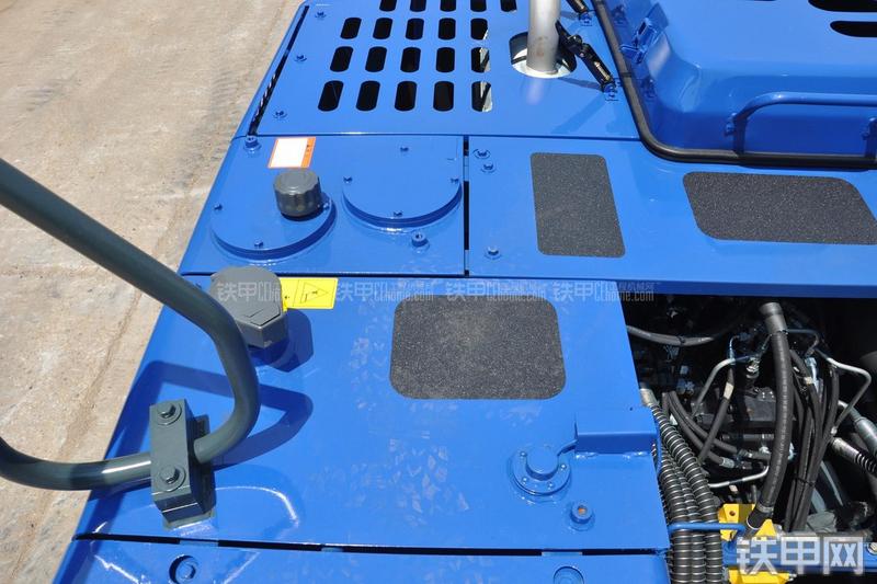 恒天九五JV150五十铃挖掘机局部