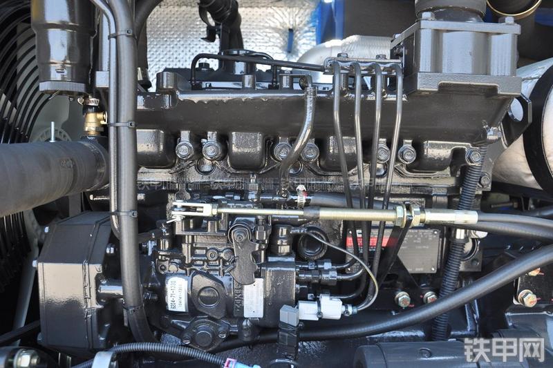 恒天九五JV70-7挖掘机局部