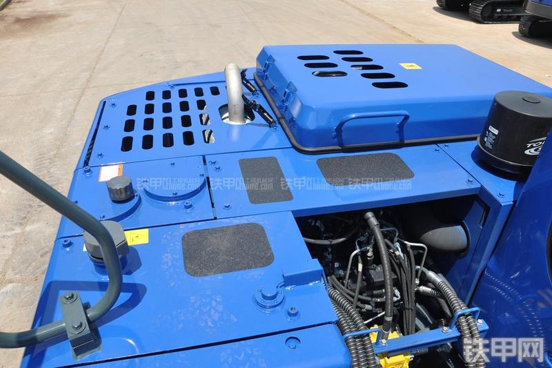 恒天九五JV150五十铃挖掘机局部