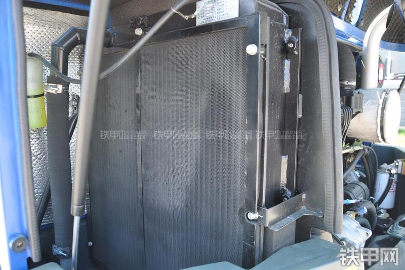 恒天九五JV70-7挖掘机局部