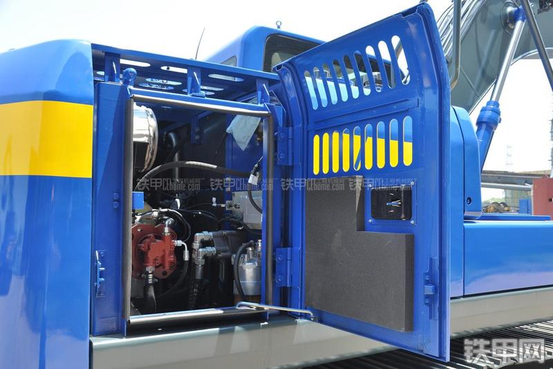 恒天九五JV150五十铃挖掘机局部