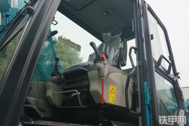 山河智能SWE150E挖掘机局部