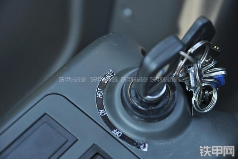 恒天九五JV70-7挖掘机局部