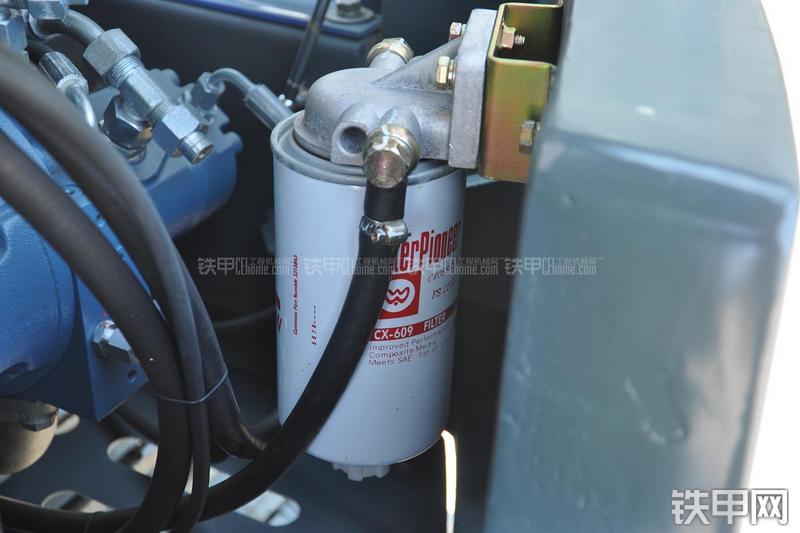 恒天九五JV70-7挖掘机局部