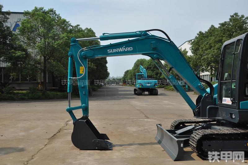 山河智能SWE70E挖掘机局部