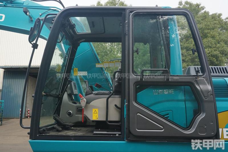 山河智能SWE150E挖掘机局部