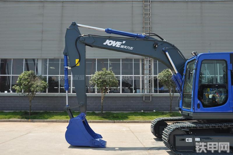 恒天九五JV150五十铃挖掘机局部