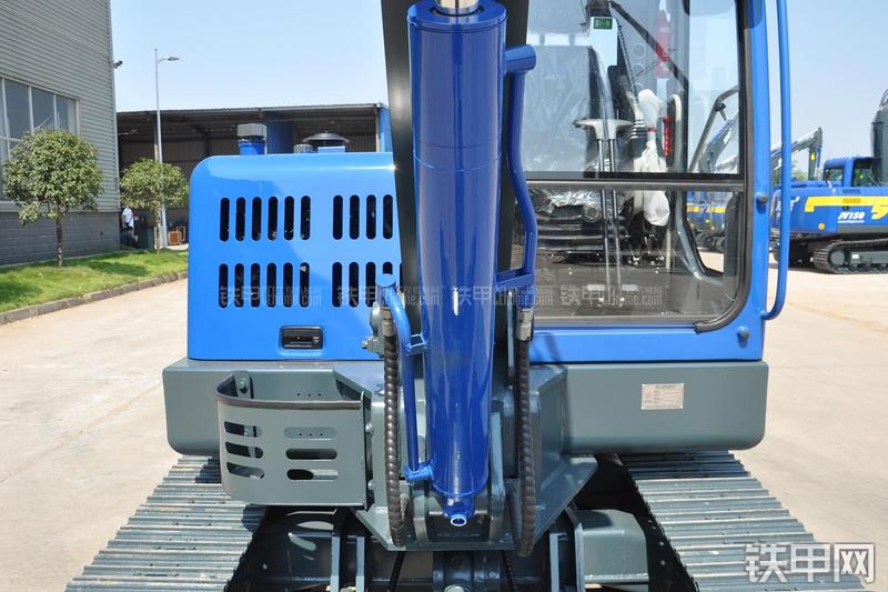 恒天九五JV70-7挖掘机局部