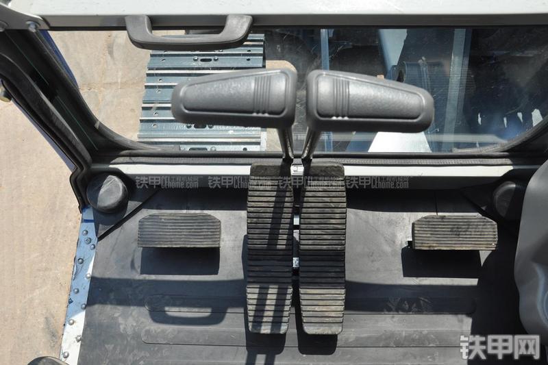 恒天九五JV70-7挖掘机局部