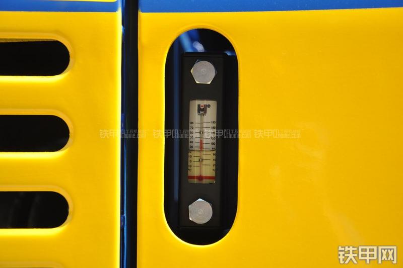 恒天九五JV70-7挖掘机局部