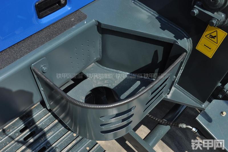 恒天九五JV70-7挖掘机局部