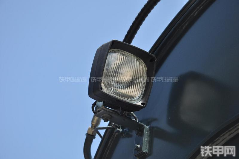 恒天九五JV70-7挖掘机局部