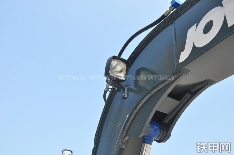 恒天九五JV70-7挖掘机局部