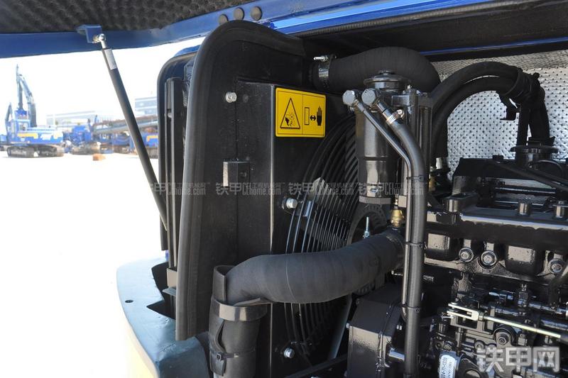 恒天九五JV70-7挖掘机局部