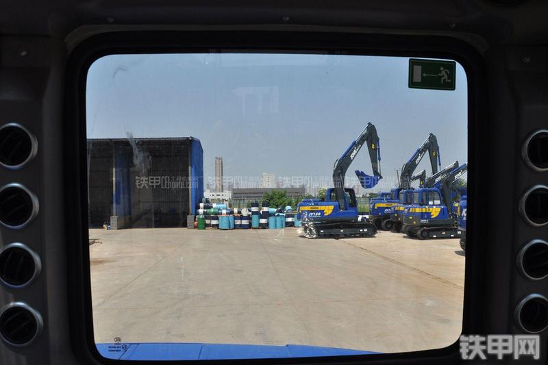 恒天九五JV70-7挖掘机局部