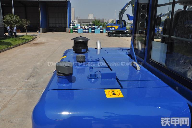 恒天九五JV70-7挖掘机局部