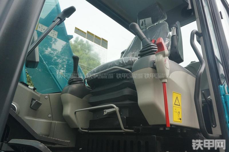 山河智能SWE150E挖掘机局部