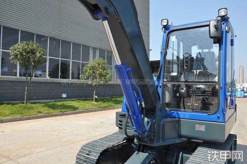 恒天九五JV70-7挖掘机局部