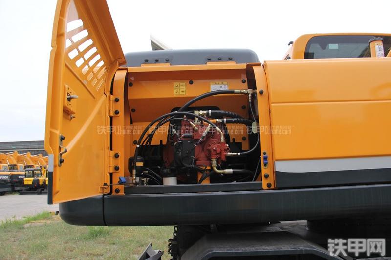 现代R210W-9挖掘机局部