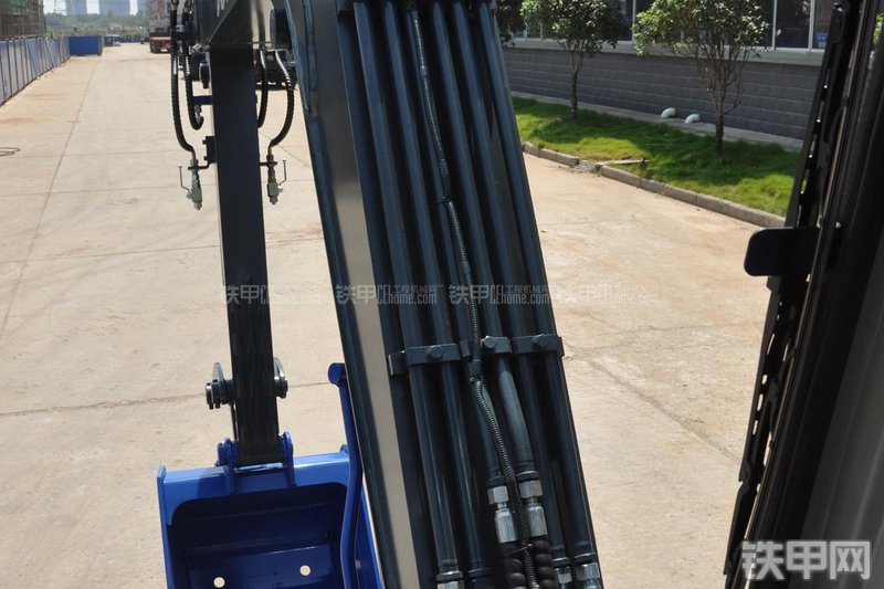 恒天九五JV70-7挖掘机局部