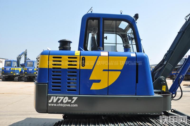 恒天九五JV70-7挖掘机局部