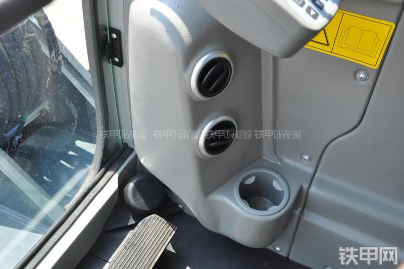 恒天九五JV70-7挖掘机局部