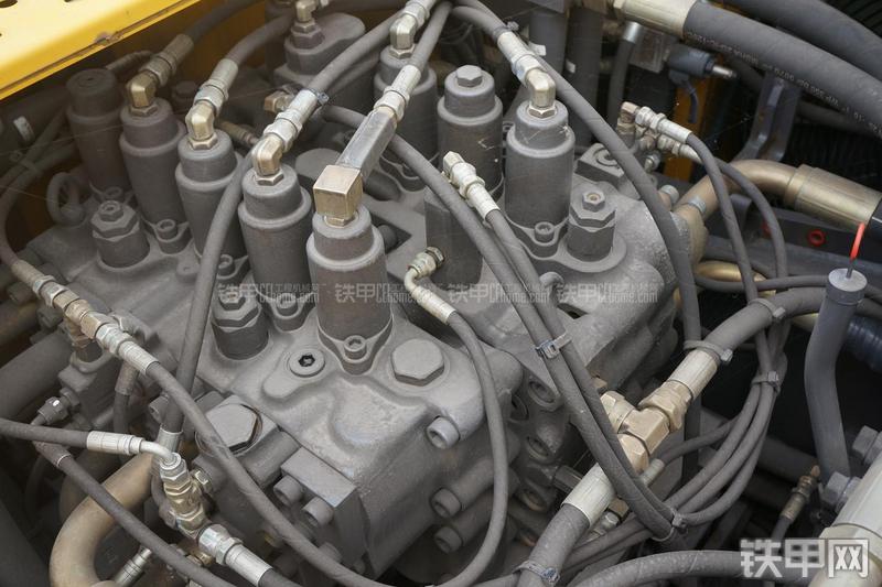 沃尔沃EC460BLC挖掘机局部