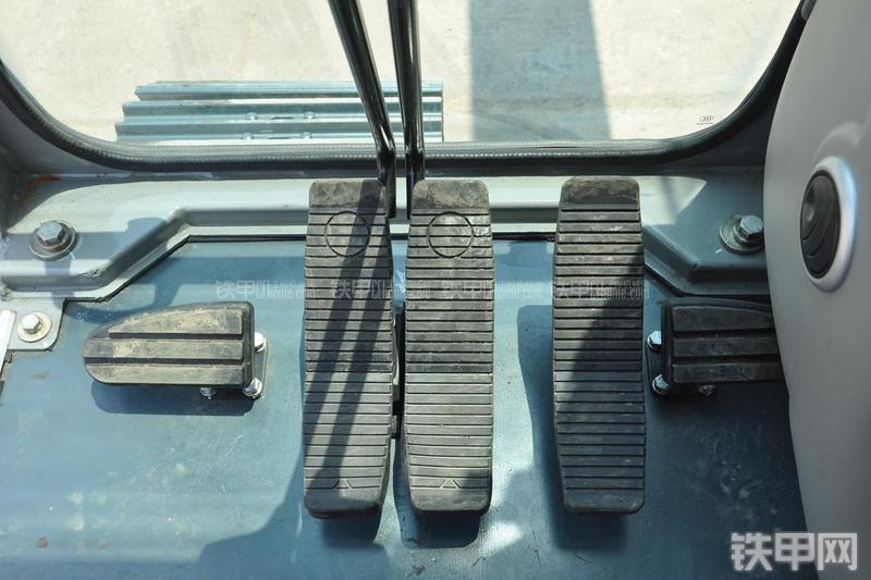 恒天九五JV150五十铃挖掘机局部