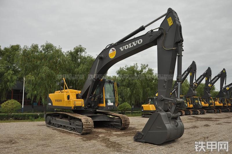 沃尔沃EC290BLC挖掘机整机外观