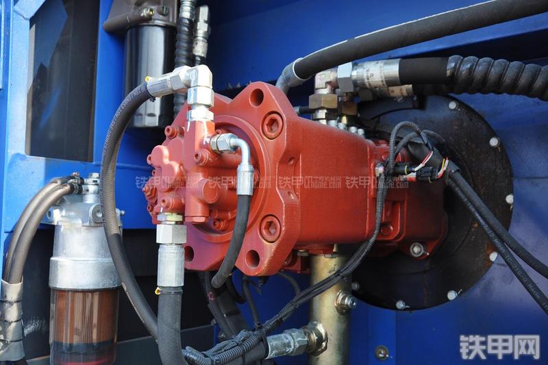 恒天九五JV235LC五十铃挖掘机局部