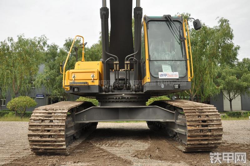 沃尔沃EC290BLC挖掘机局部