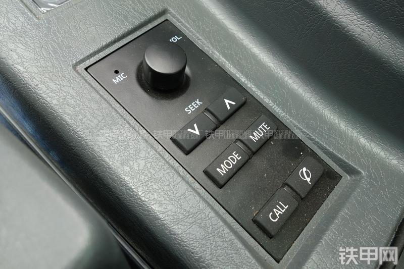 现代R60-9挖掘机局部