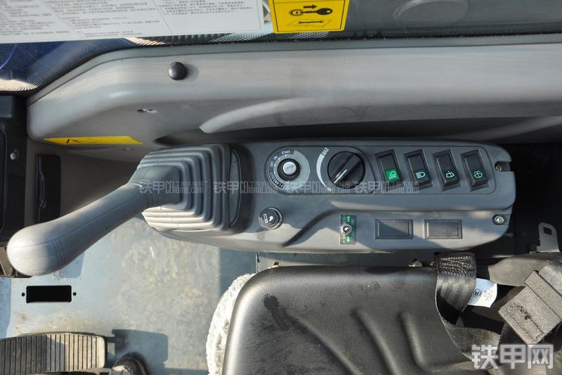 恒天九五JV235LC五十铃挖掘机局部